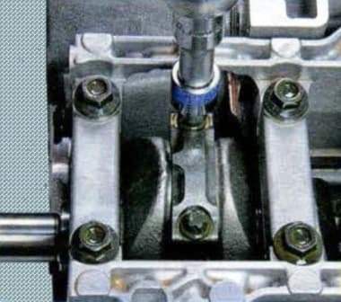 Preparación para el montaje del motor Mazda 6