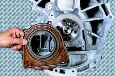 Як розібрати двигун автомобіля Мазда 6