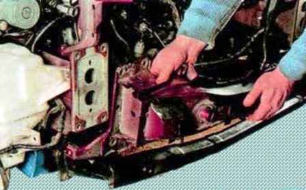 Extracción e instalación del motor del automóvil Mazda 6