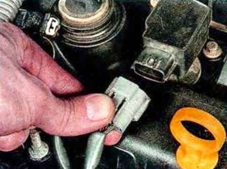 Extracción de bobinas y bujías de un Mazda 6