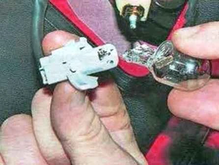 Замена ламп освещения и сигнализации автомобиля Мазда 6