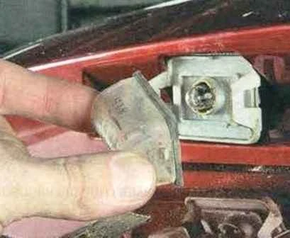 Замена ламп освещения и сигнализации автомобиля Мазда 6