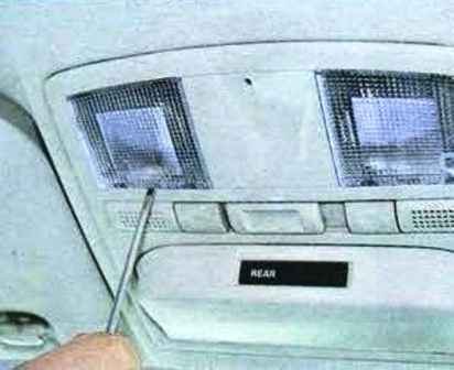 Замєна ламп освітлення автомобіля Mazda 6
