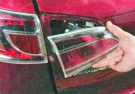 Як зняти та встановити ліхтарі автомобіля Mazda 6