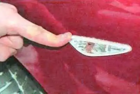 Cómo quitar e instalar luces Mazda 6