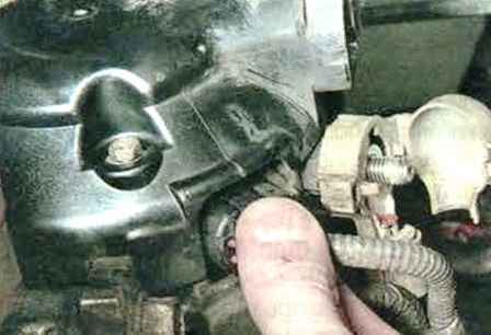 How to replace Mazda 6 alternator