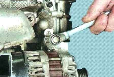 How to replace a Mazda 6 alternator