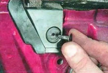 Removing and installing rear door glass Mazda 6