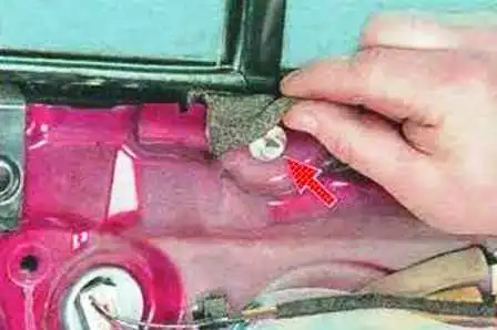 Removing and installing rear door glass Mazda 6