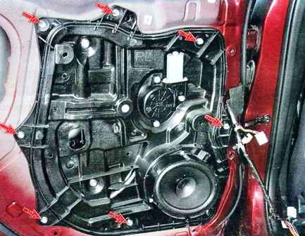 Mazda 6 артқы есігінің электр терезесін алу