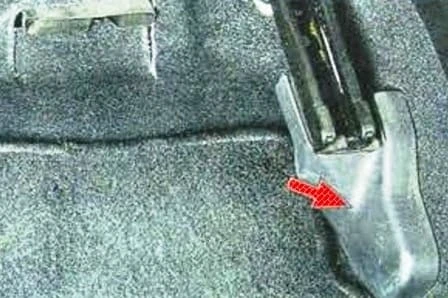 Cómo quitar e instalar asientos de automóvil Mazda 6