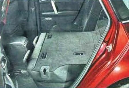 Cómo quitar e instalar asientos de automóvil Mazda 6