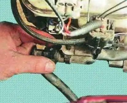 Removing and installing the front bumper of a Mazda 6