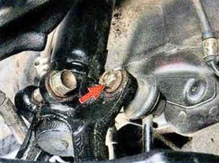 Replacing elements of the front suspension stabilizer Mazda 6