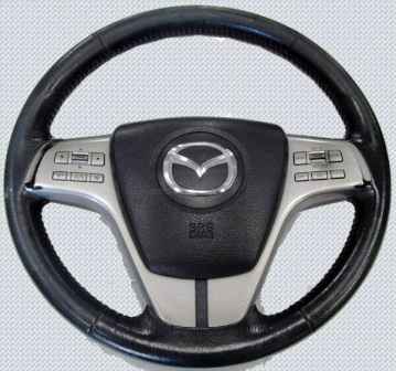 Diseño de la dirección del automóvil Mazda 6