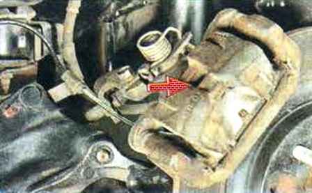 Checking Mazda 6 brake mechanisms