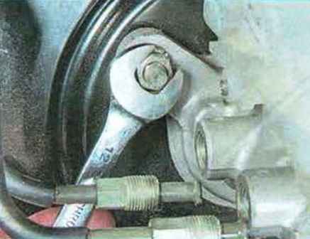 Cómo reemplazar el cilindro maestro de freno Mazda 6