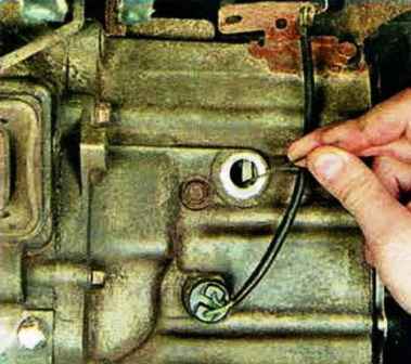 Cambio y reposición de aceite en caja de cambios manual Mazda 6