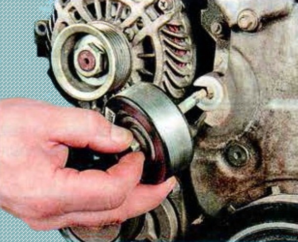 How to check and replace the drive belt of Mazda auxiliary units 6