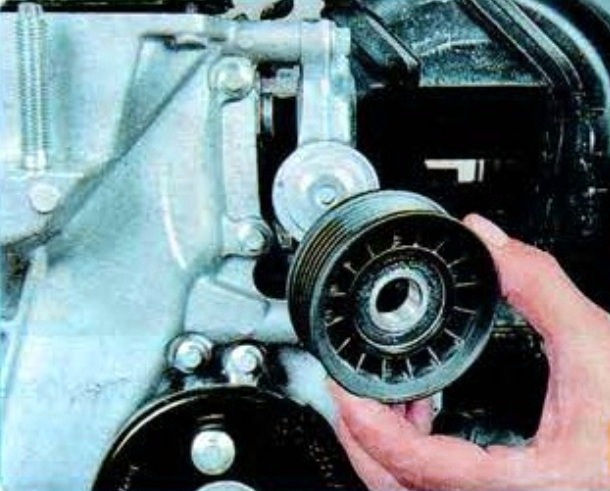How to check and replace the drive belt of Mazda auxiliary units 6