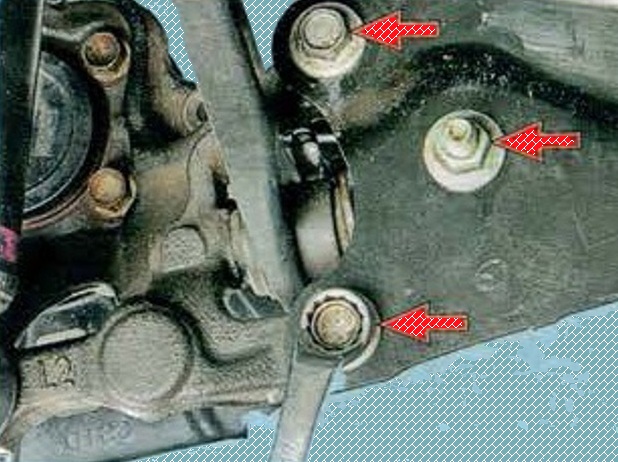 Як зняти і встановити кулак задньої підвіски Mazda 6