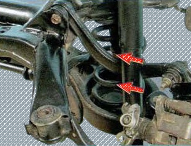 Перевірка деталей задньої підвіски Mazda 6