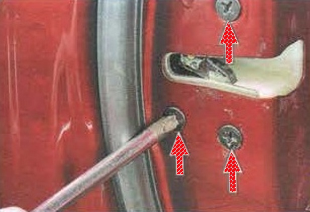 Removing handles and locks on the Mazda 6 front door