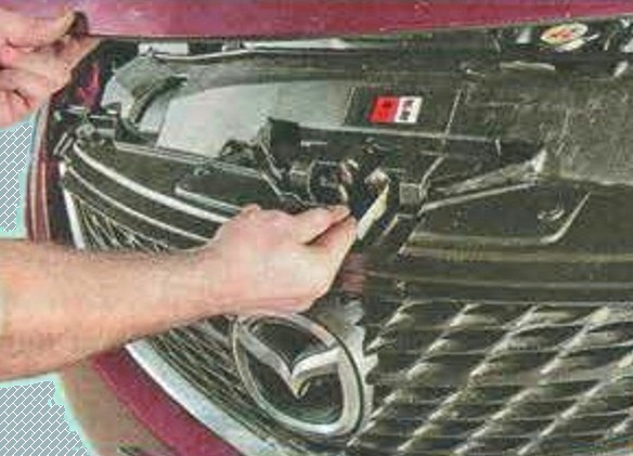 How to remove the hood and grille of the Mazda 6