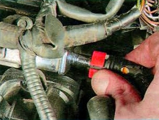 How to remove the fuel rail and injectors on a Mazda 6 