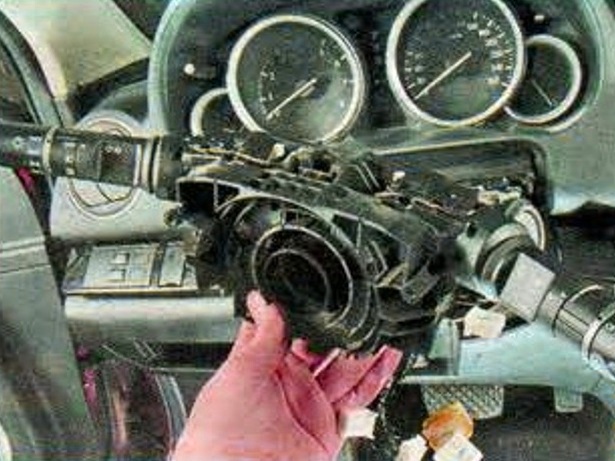 How to remove the steering column of a Mazda 6