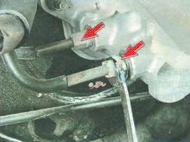 Як замінити головний циліндр гальм Mazda 6