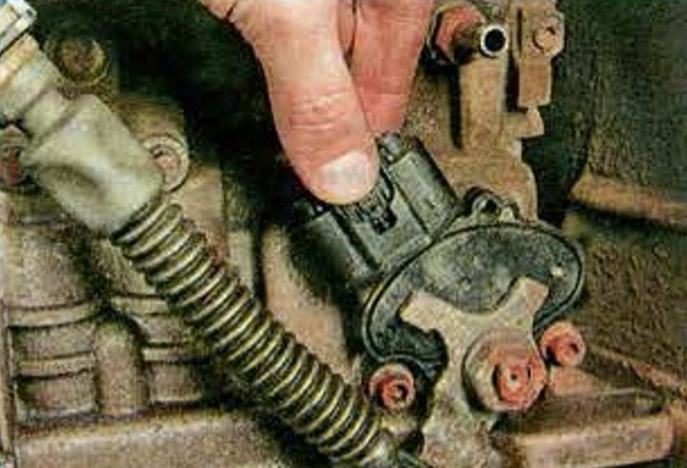 How to remove and install a Mazda 6 gearbox 