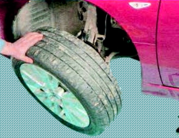 Снятие приводов передних колес автомобиля Мазда 6