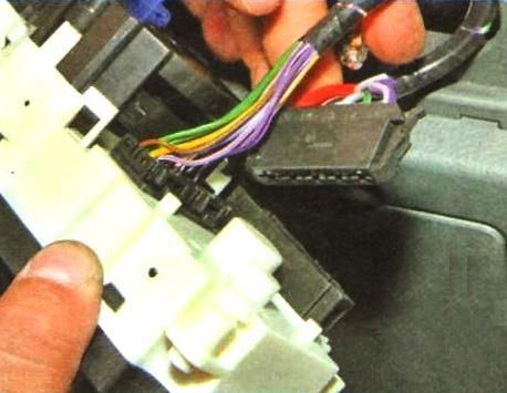 Снятие электровентилятора, резистора и блока управления отопителя ГАЗель Некст