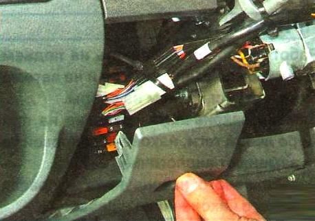 How to remove the Gazelle Next steering column