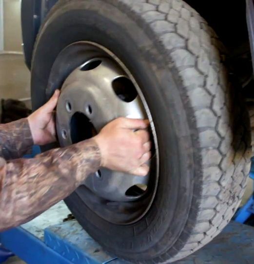 Replacing GAZelle Next brake pads