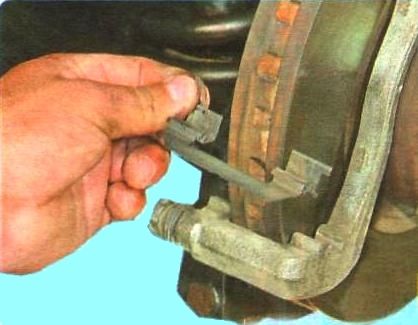 Replacing GAZelle Next brake pads