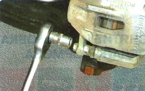 Replacing GAZelle Next brake pads