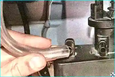 Renault Renault Renault Renault Renault Renault Замена адсорбера системы улавливания паров топлива Renault Logan