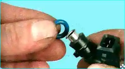 Renault Renault Снятие и установка топливной рампы  Renault Logan