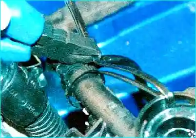 Renault Renault Снятие и установка топливной рампы  Renault Logan