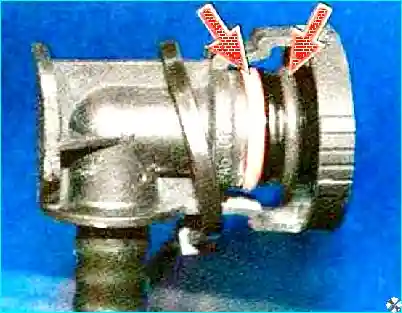 Renault Renault Снятие и установка топливной рампы  Renault Logan