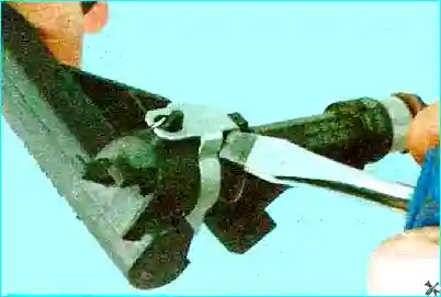 Renault Renault Снятие и установка топливной рампы  Renault Logan