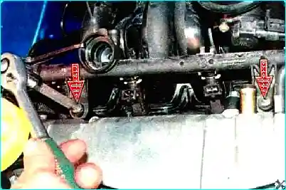 Renault Проверка, снятие и установка топливных форсунок Renault Logan