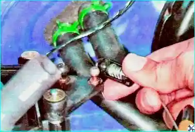 Renault Renault Renault Renault Renault Регулировка троса привода дроссельной заслонки  Renault Logan