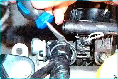 Renault Замена прокладки головки блока цилиндров Renault Logan