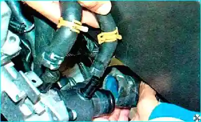 Renault Замена прокладки головки блока цилиндров Renault Logan