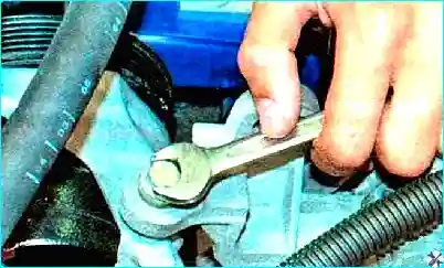 Renault Замена прокладки головки блока цилиндров Renault Logan