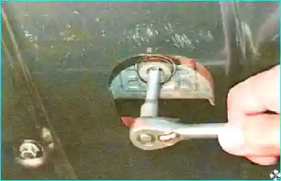 Renault Замена масла в двигателе и масляного фильтра Renault Logan