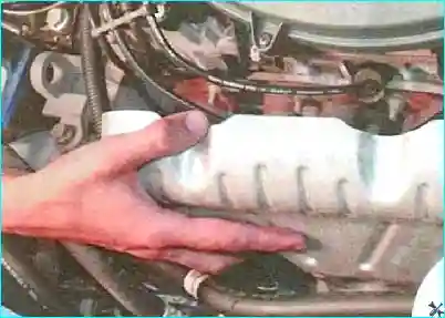 Renault Замена масла в двигателе и масляного фильтра Renault Logan